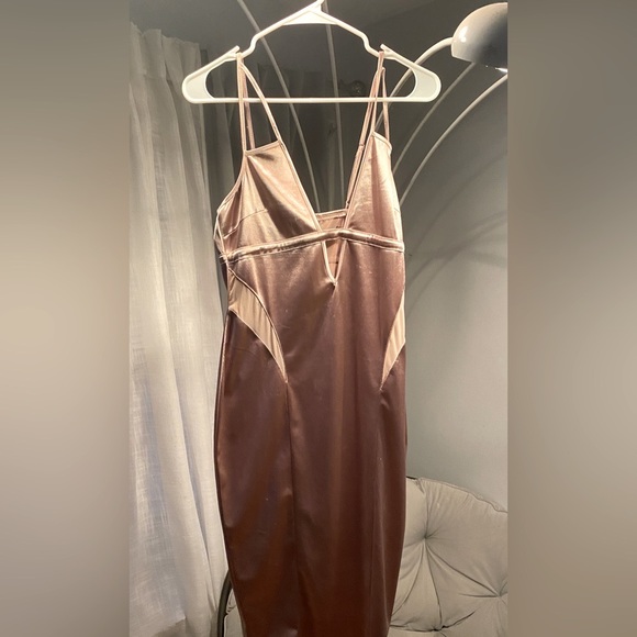 Dresses & Skirts - Boutique Dress. NWT